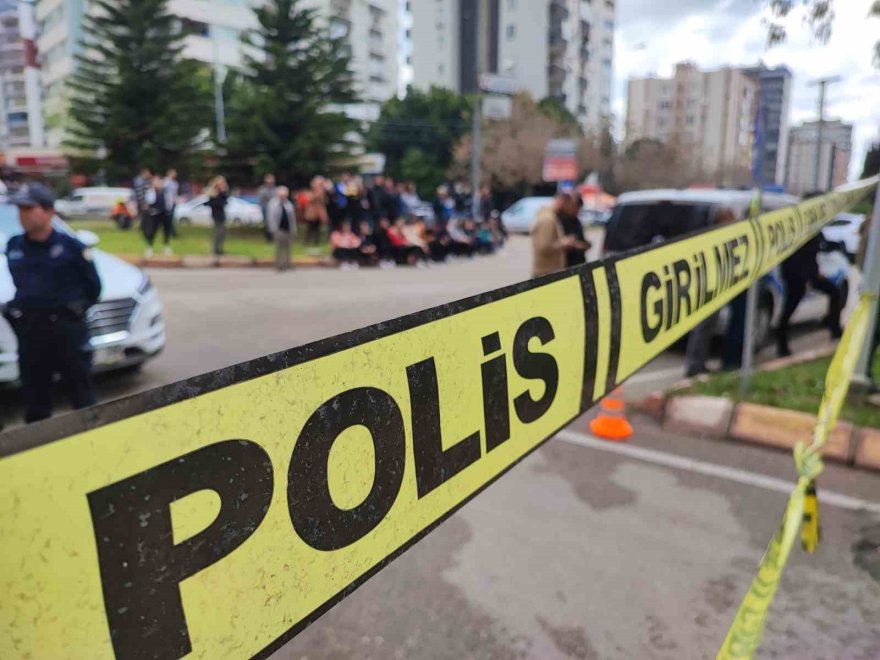 Kontrollü yıkımı film izler gibi izlediler