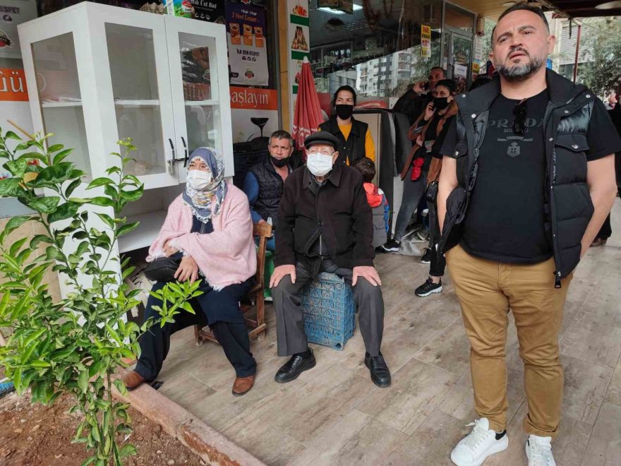 Kontrollü yıkımı film izler gibi izlediler