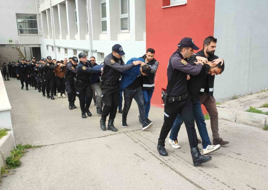 Adana’daki çete operasyonu: 59 şüpheli tutuklandı