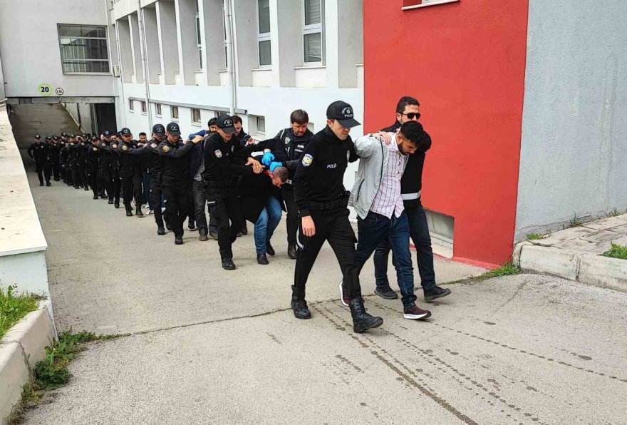 Adana’daki çete operasyonu: 59 şüpheli tutuklandı