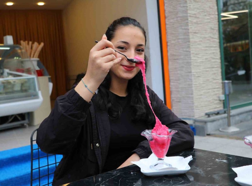 Sonunda buda oldu: Adanalılar acılı şalgamdan dondurma üretti