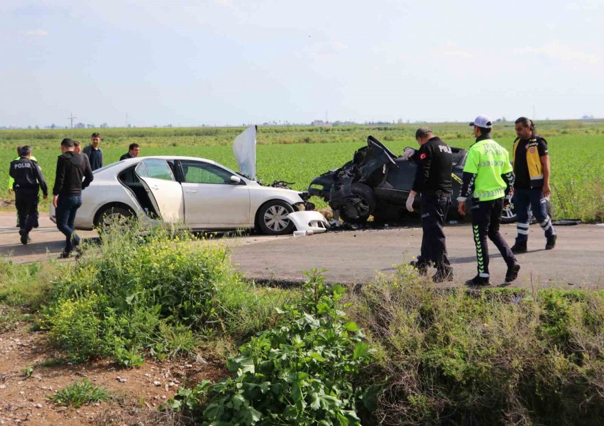 2 otomobil çarpıştı: 1 kişi öldü, 4 kişi yaralandı