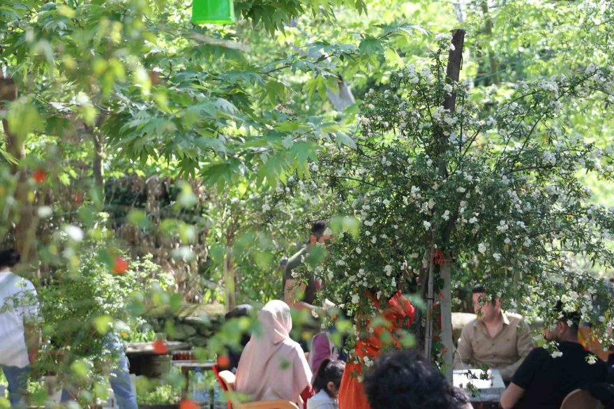 Adana, bayram tatilinde doğa tutkunlarının akınına uğradı