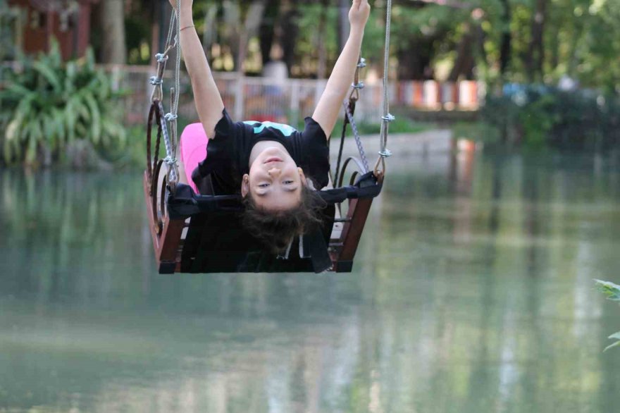 Adana, bayram tatilinde doğa tutkunlarının akınına uğradı