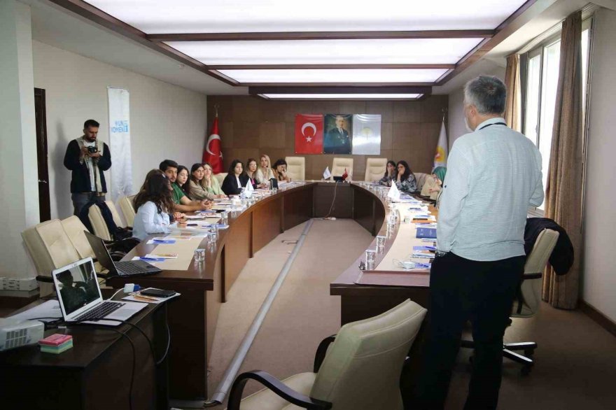 Adana Büyükşehir Belediyesi, kadın erkek eşitliğinin sağlanmasına yönelik personel eğitimlerine devam ediyor