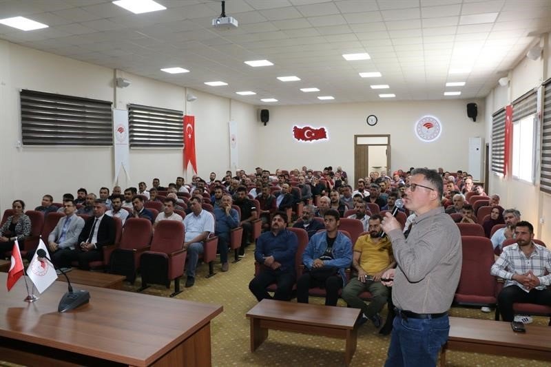 Adana’da canlı hayvan satıcılarına eğitim verildi
