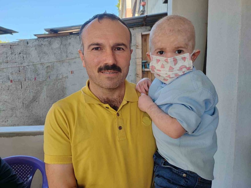 Kardeşinden ilik nakli yapılan küçük Bilal’e polisten sürpriz