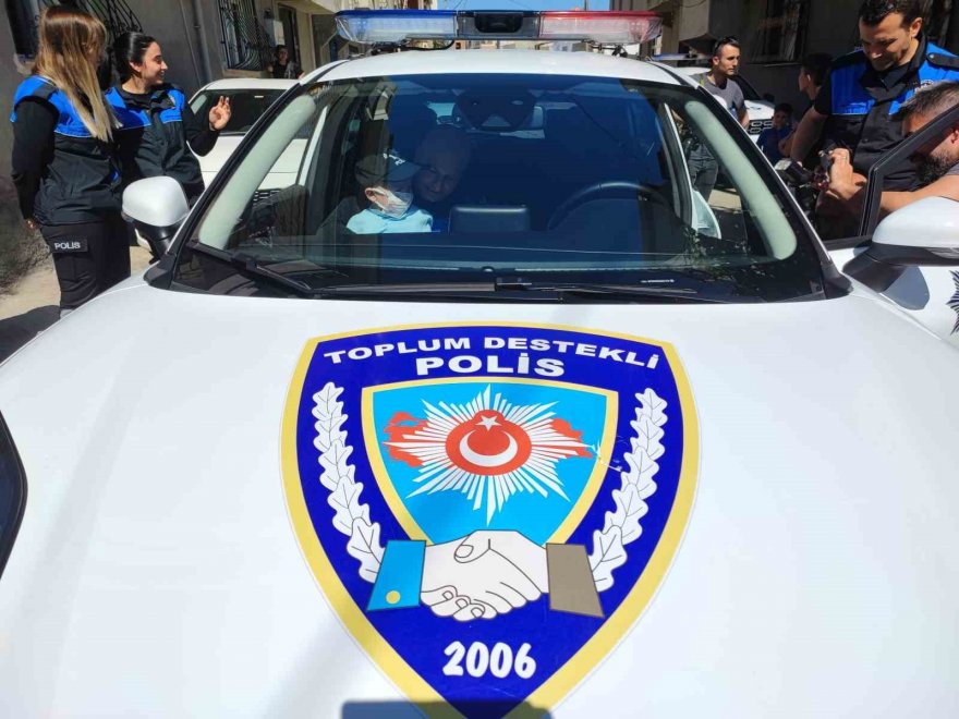 Kardeşinden ilik nakli yapılan küçük Bilal’e polisten sürpriz