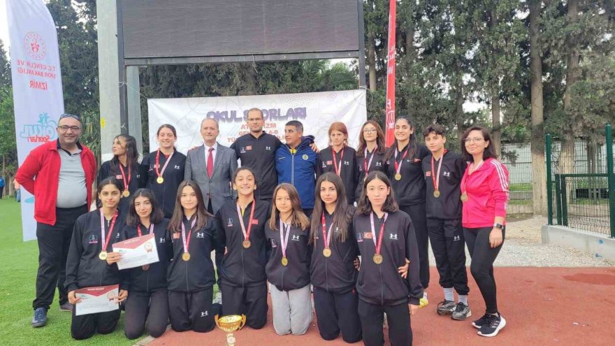 Adanalı öğrenciler atletizmde Türkiye Şampiyonu oldu