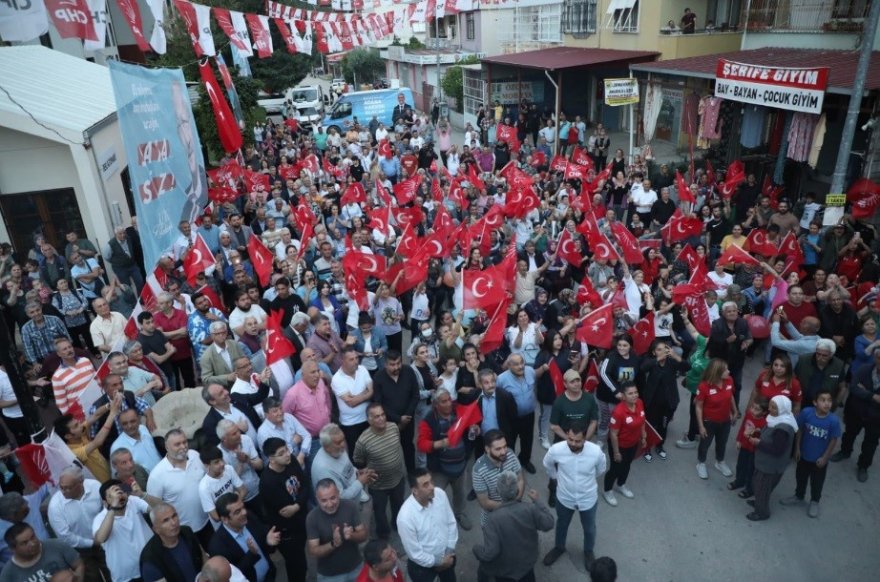 Başkan Zeydan Karalar, sabahın erken saatlerinden, gecenin geç saatlerine kadar halkın içinde