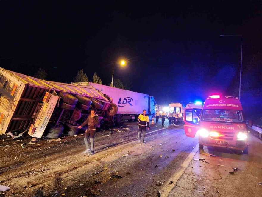 Adana’da 13 aracın karıştığı zincirleme trafik kazası: 7 ölü, 7 yaralı