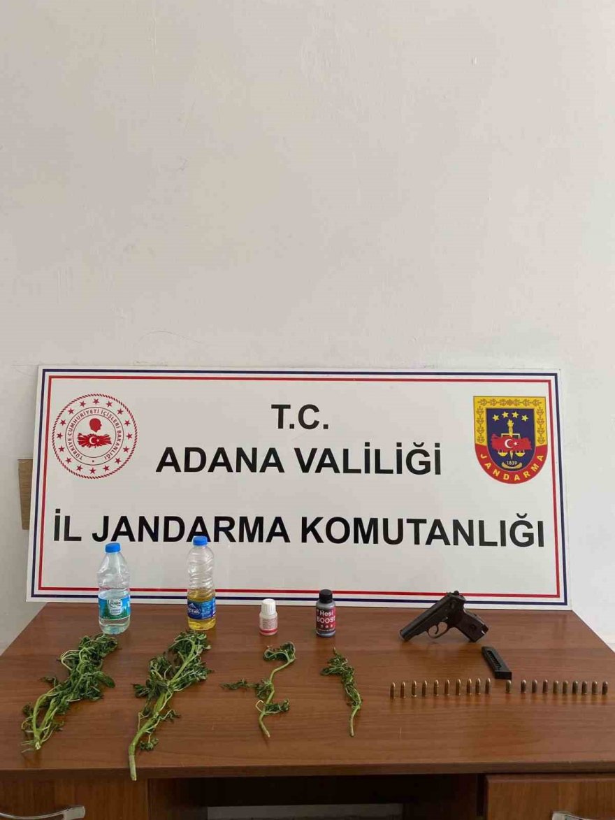 Adana’da jandarma ekipleri uygulama yaptı, aranan 27 şahıs yakalandı