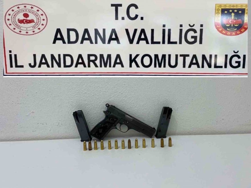Adana’da jandarma ekipleri uygulama yaptı, aranan 27 şahıs yakalandı