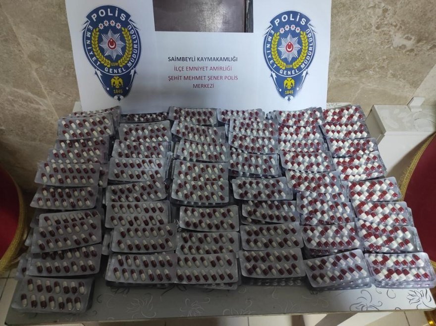 Adana’da 3 binden fazla sentetik hap ele geçirildi: 2 kişi tutuklandı