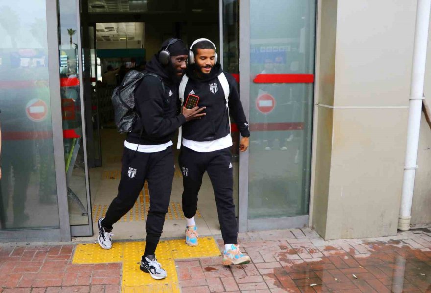 Beşiktaş kafilesi Adana’ya geldi