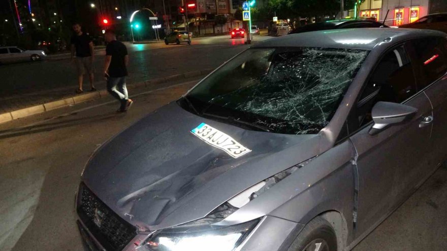 İş çıkışı bisikletle evine giden kişi otomobilin çarpması sonucu ağır yaralandı