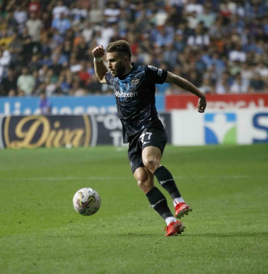 Adana Demirspor evinde Beşiktaş'a takıldı: 1-4