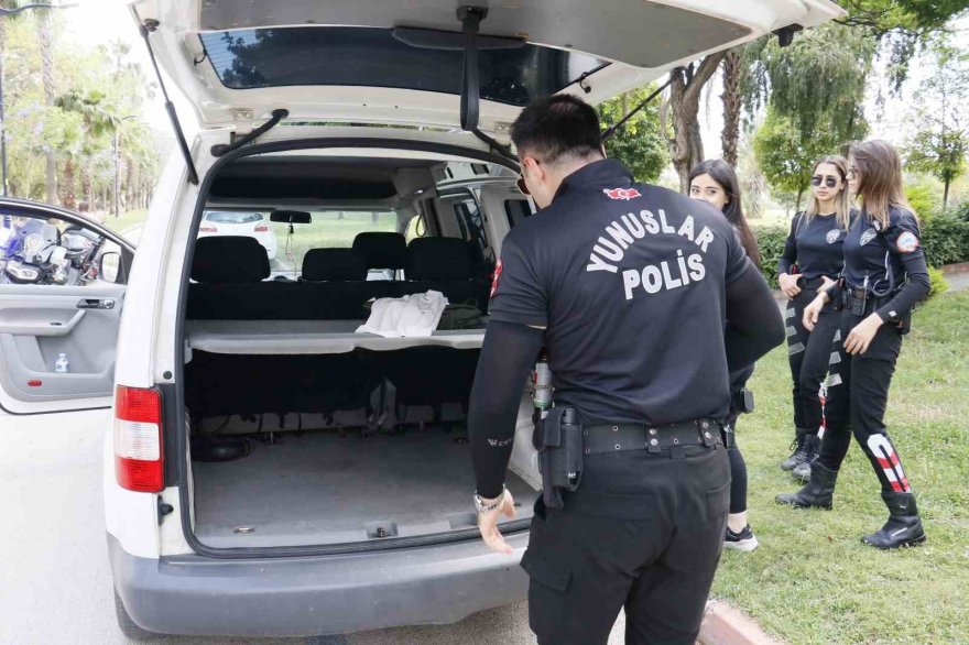 Adana polisinin ’şok uygulamaları’nda bin 287 adet ruhsatsız silah ele geçirildi