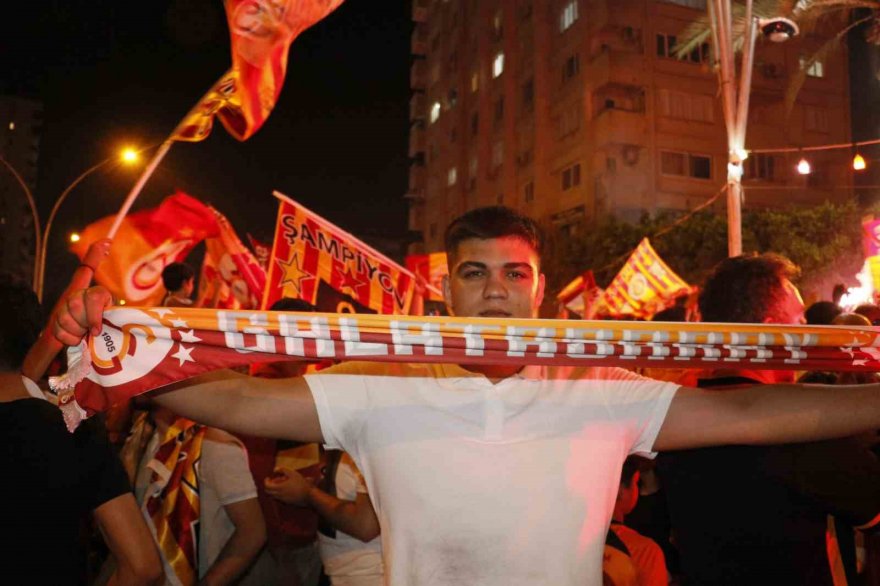 Galatasaray’ın şampiyonluğu Adana’da coşkuyla kutlandı