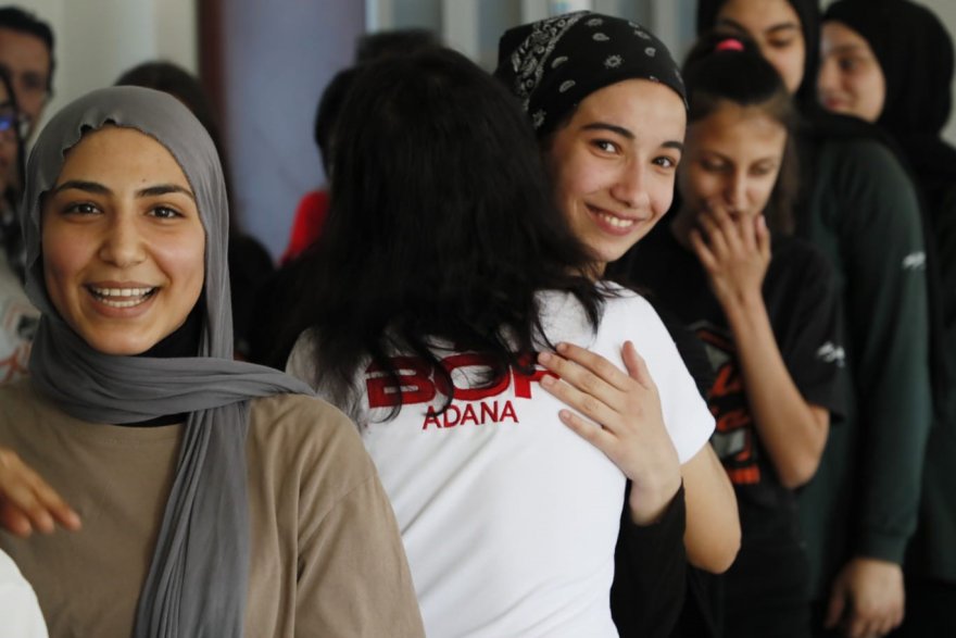 “Bir iyilik yap” projesiyle gençler terörden uzak tutuluyor