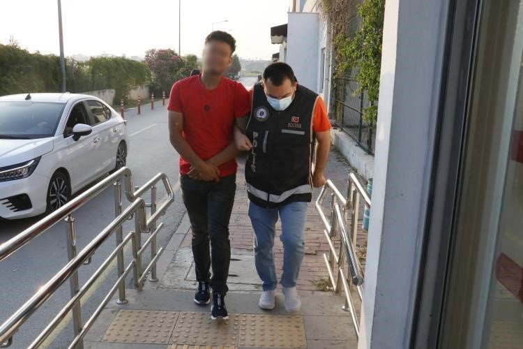 Adana’da dolandırıcılık ve uyuşturucu ticareti yapan şebekeye operasyon: 12 gözaltı kararı