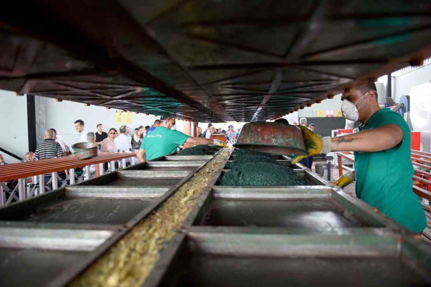 Seyhan Belediyesi atık lastikleri yeniden ekonomiye kazandırıyor