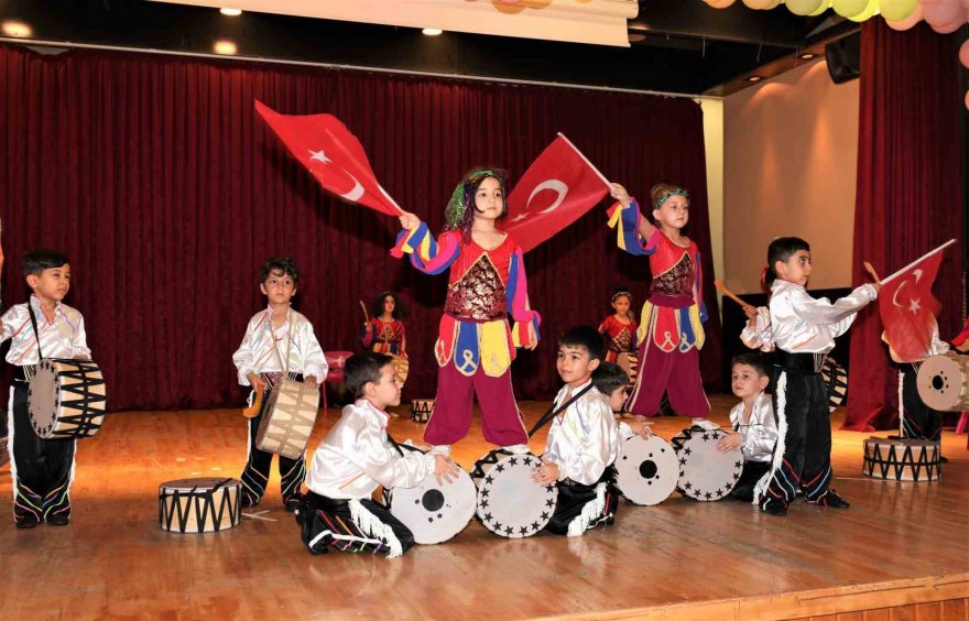 Adana Yüreğir Belediyesi kreşlerinde mezuniyet sevinci