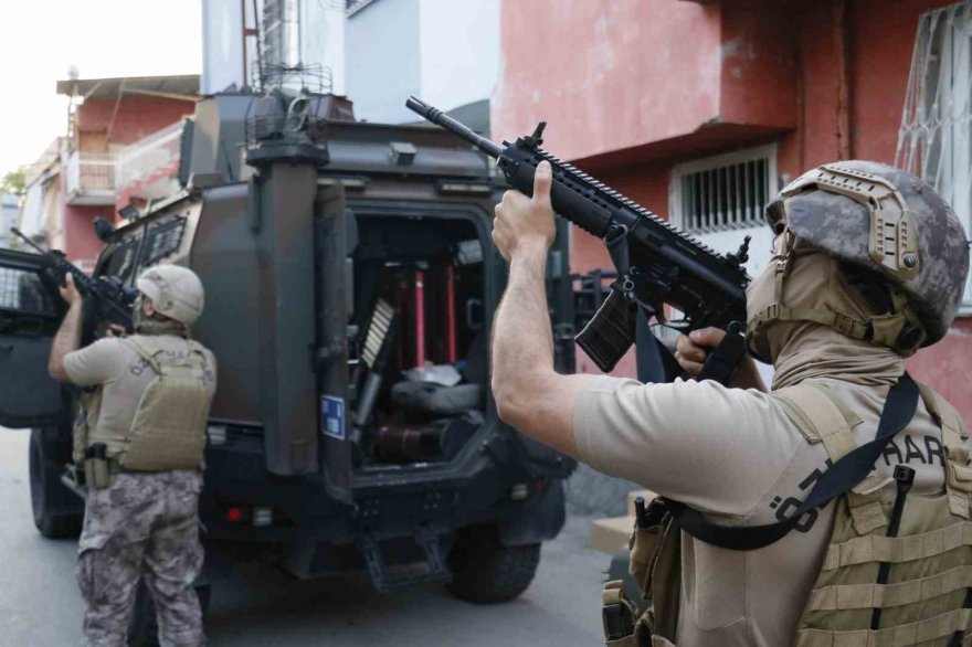 Adana’da organize suç örgütüne şafak baskını: Çok sayıda gözaltı var