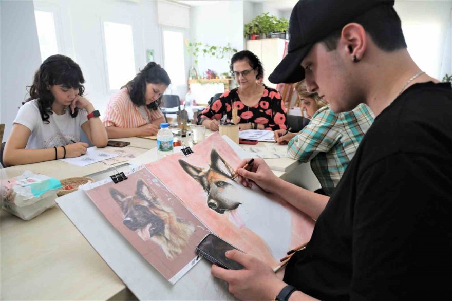 Resim kursuna yoğun ilgi