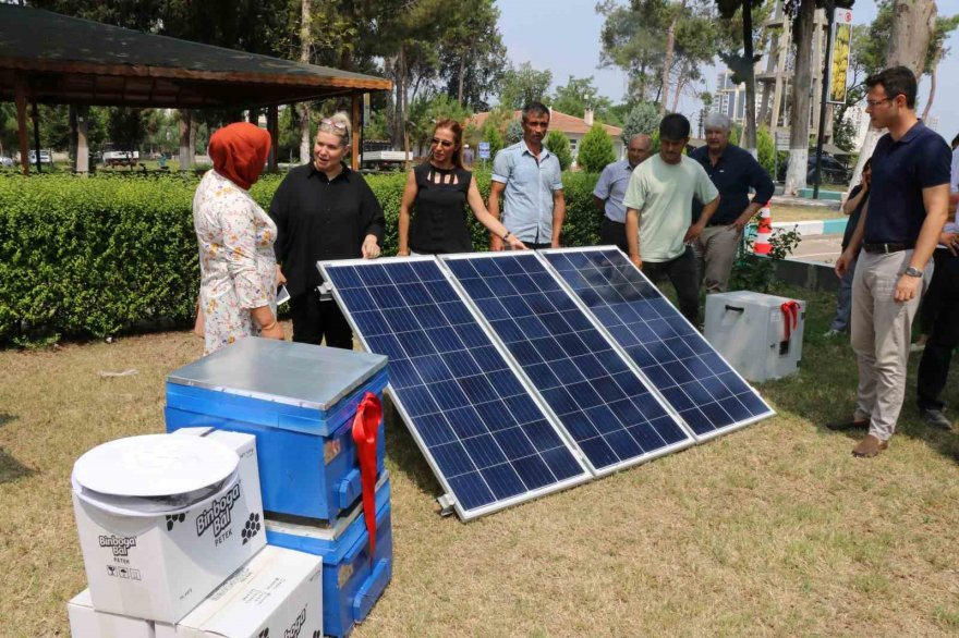 Adana’da genç arıcılara destek