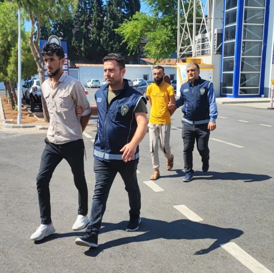 Kaçak göçmenleri bin 500 dolara getiren 7 şüpheli yakalandı