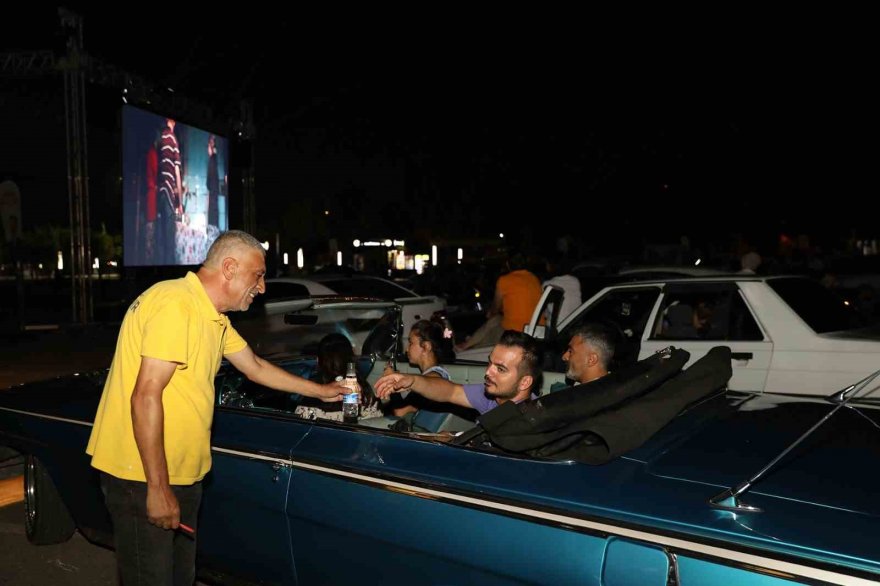 Yüreğir’de ‘Arabada Sinema Günleri’ etkinliği
