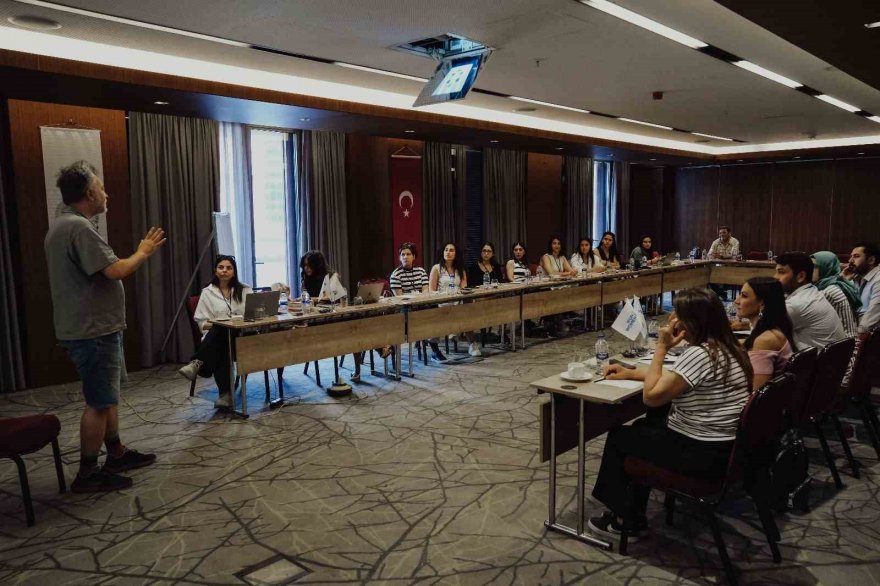 Adana’da “Erkeklerin ve Erkek Çocuklarının Toplumsal Cinsiyet Eşitliğine Katılımı Eğitici Eğitimi”