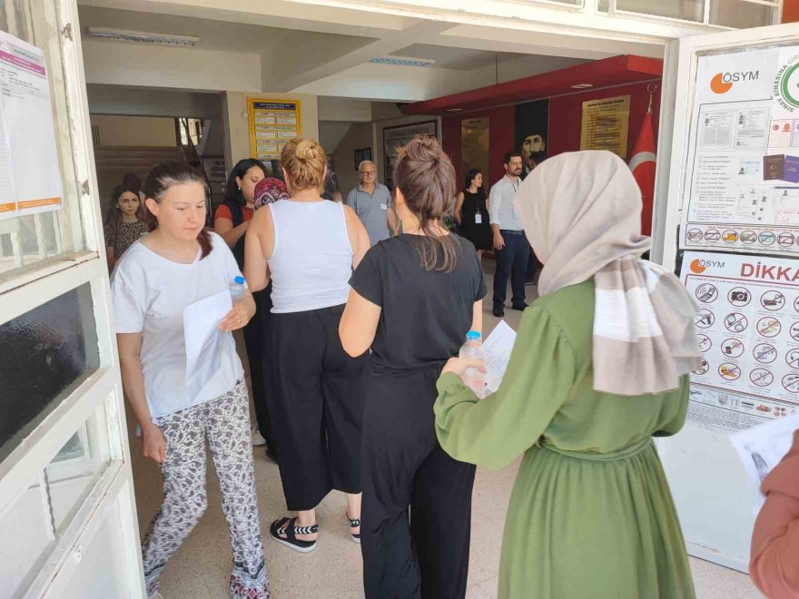 KPSS’de adaylar didik didik arandı