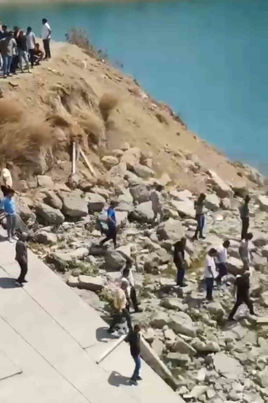 Serinlemek için göle giren genç hayatını kaybetti