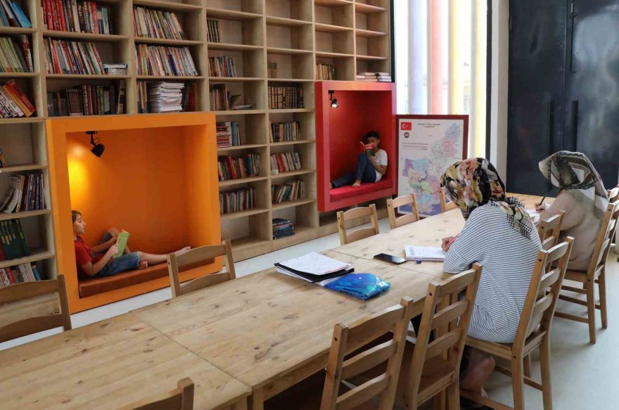 Yüreğir Belediyesi 3. Kütüphanesini açacak