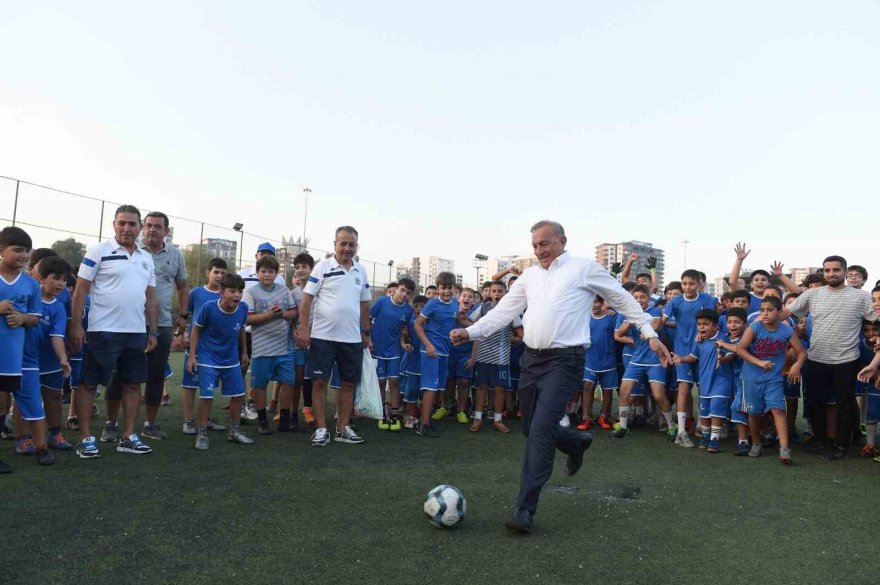 Seyhan Belediye Başkanı geleceğin yıldızlarıyla buluştu