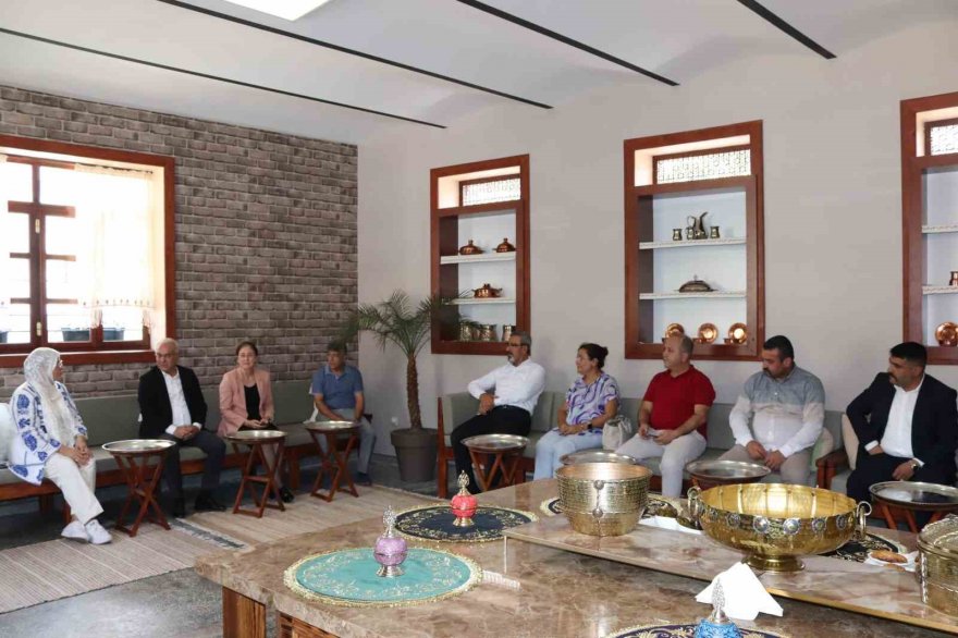 Tarihi ortaokul Adana kültürünün merkezi oldu