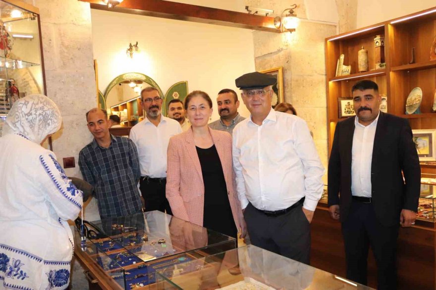 Tarihi ortaokul Adana kültürünün merkezi oldu