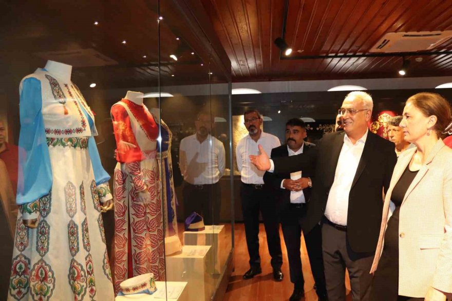 Tarihi ortaokul Adana kültürünün merkezi oldu