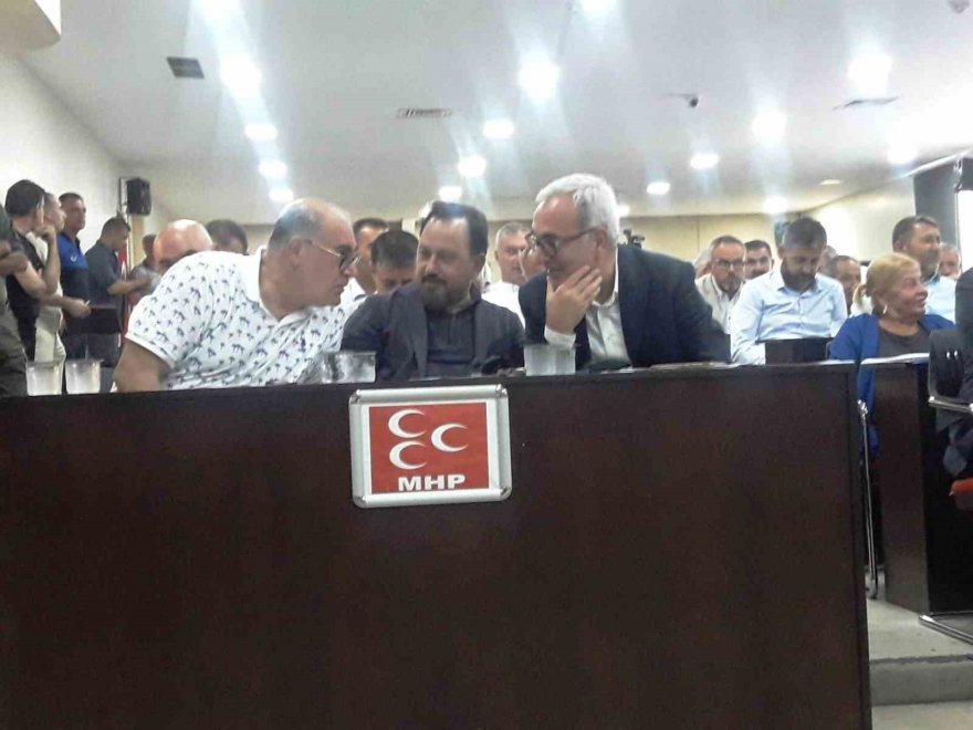 Adana Büyükşehir Belediye Meclisinde asfalt tartışması
