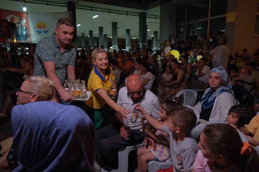 Adanalıların yazlık sinema nostaljisi sürüyor