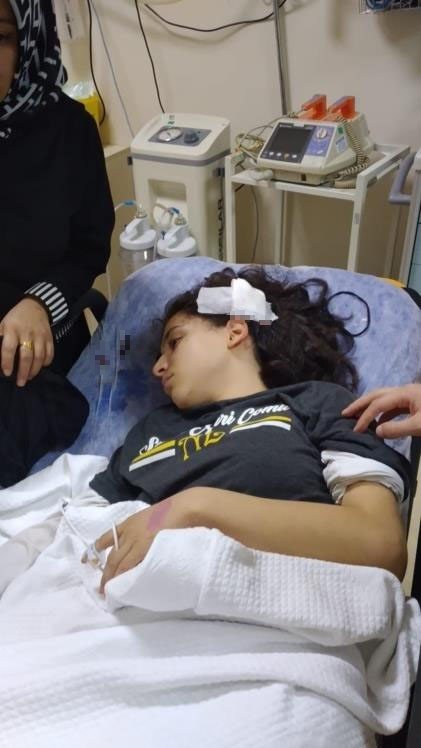 Açık olan dolmuş kapısından aşağı düştü