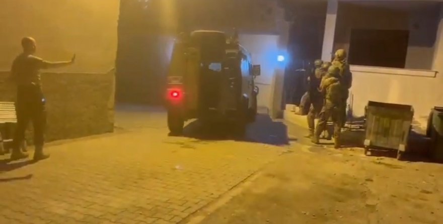 Film sahnesi değil Adana’da operasyon