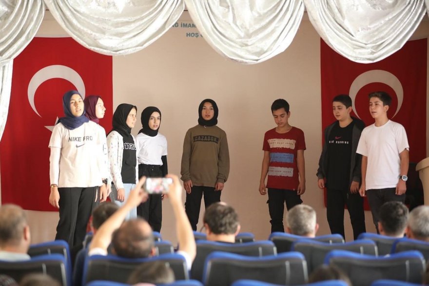 Başkan Akgedik öğrencileri yalnız bırakmadı