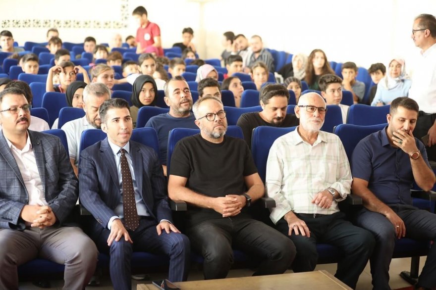 Başkan Akgedik öğrencileri yalnız bırakmadı