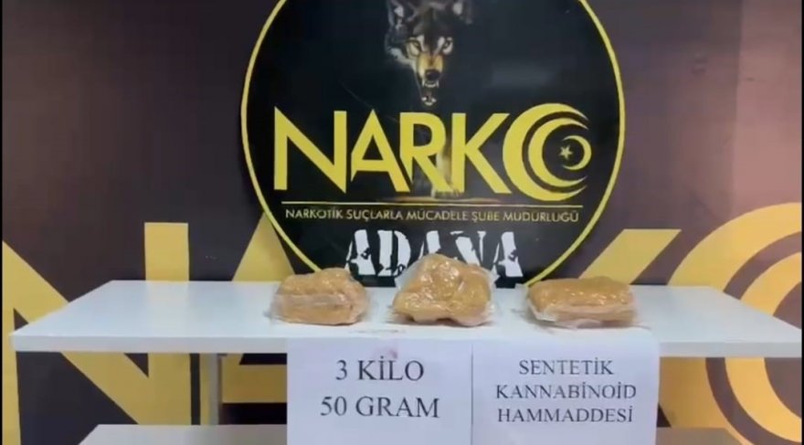Adana’da 3 kilogram uyuşturucu yapımında kullanılan hammadde ele geçirildi