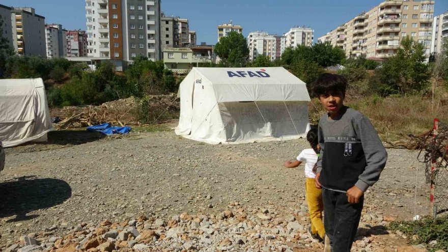 Artan kiralar depremzedeyi çadırda bıraktı