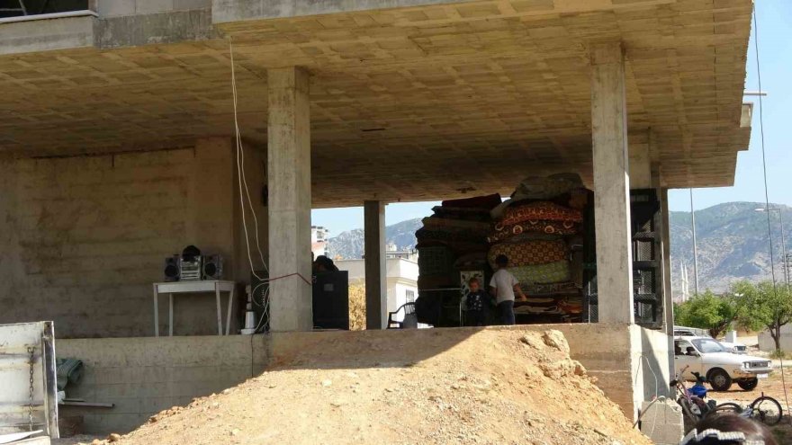 Artan kiralar depremzedeyi çadırda bıraktı