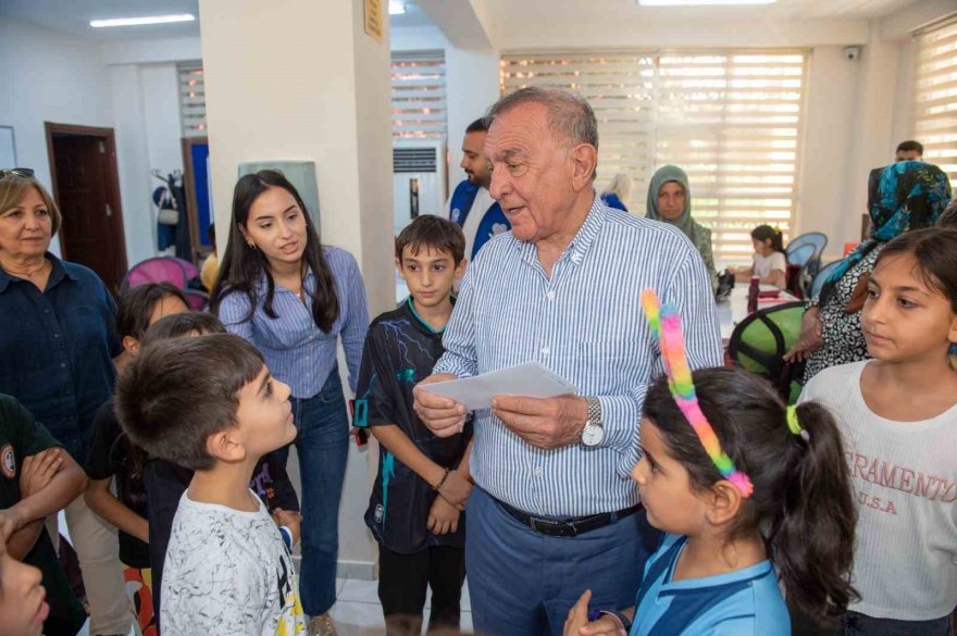 Seyhanlı ihtiyaç sahibi öğrencilere ‘Eğitim Destek Kartı’